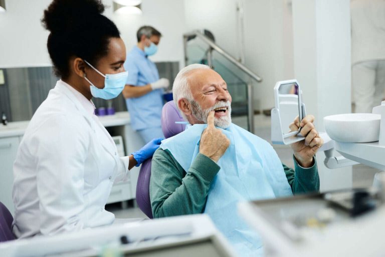 🦷 Everything You Need to Know About Dentures and Your Oral Health