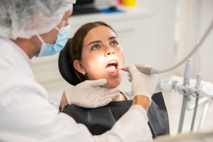 Cosmetic Dentistry Downtown Calgary: Transform Your Smile with Dental Veneers