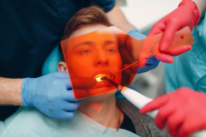 laser gum therapy vs traditional gum treatments understanding the difference
